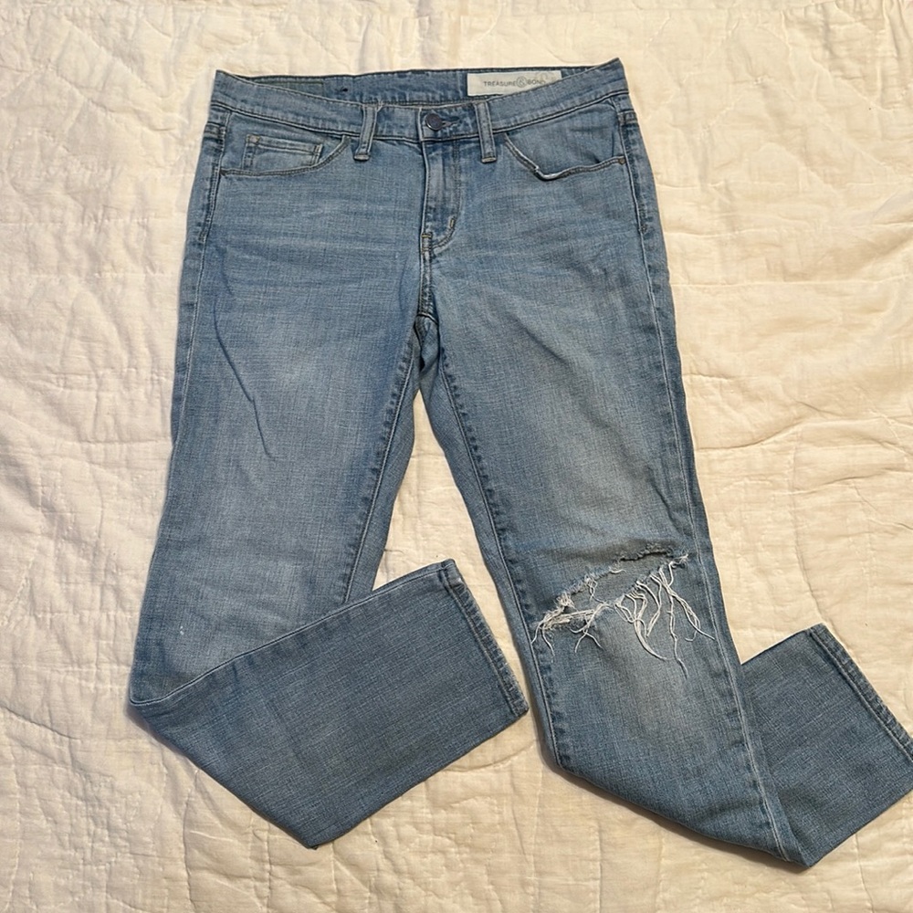 Treasure & bond light distressed skinny jean